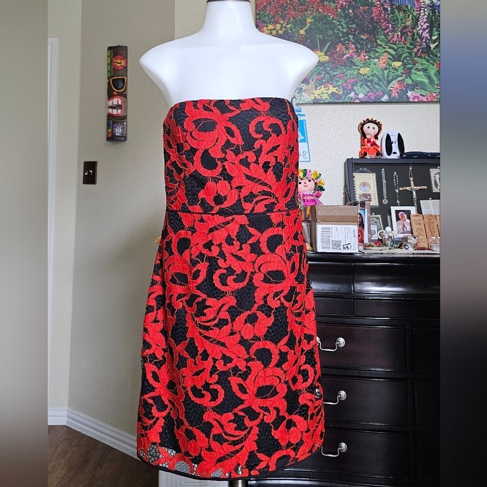 Elegant Red and Black Lace Strapless Dress - US 12